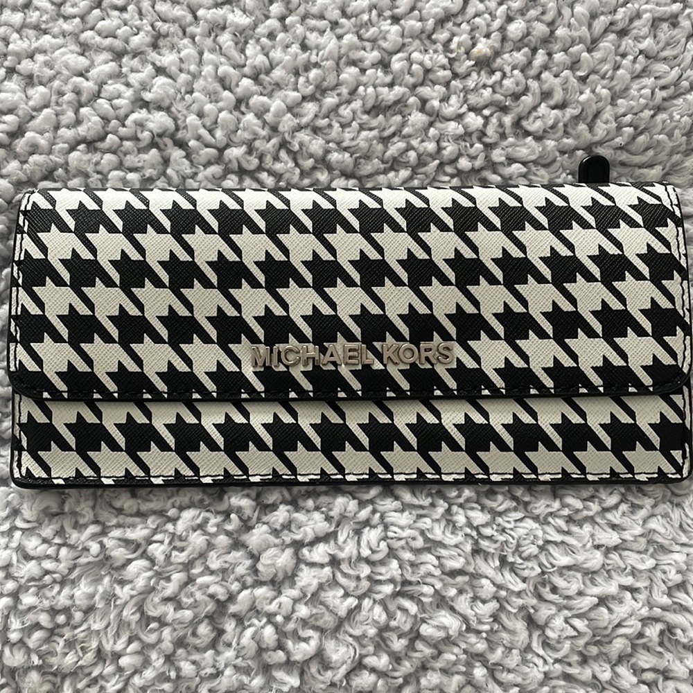 Michael Kors houndstooth print wallet